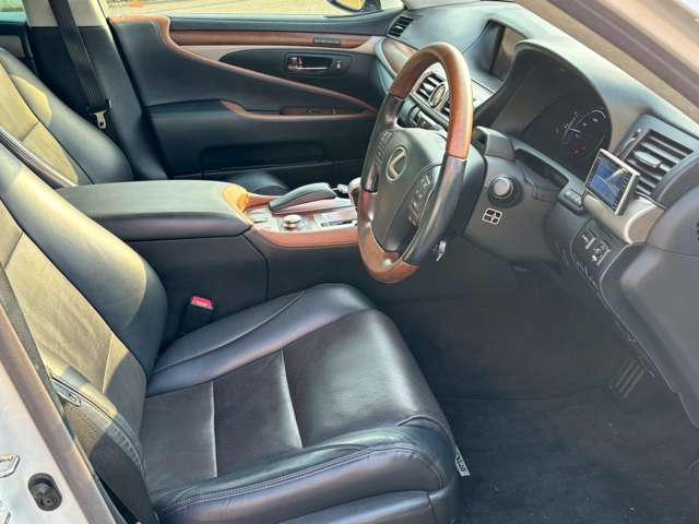 レクサス ＬＳハイブリッド ６００Ｈ バージョンＣ Ｉパッケージ ４ＷＤ H25年 (関東) 99