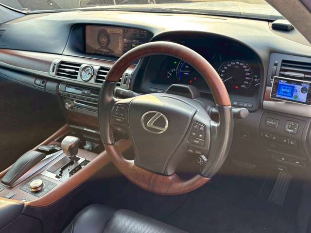 レクサス ＬＳハイブリッド ６００Ｈ バージョンＣ Ｉパッケージ ４ＷＤ H25年 (関東) 99