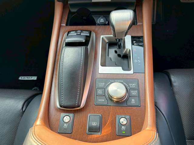 レクサス ＬＳハイブリッド ６００Ｈ バージョンＣ Ｉパッケージ ４ＷＤ H25年 (関東) 99