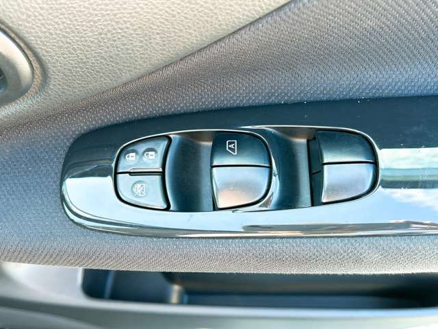 日産 セレナ ２．０ ハイウェイスター Ｓ－ＨＹＢＲＩＤ H25年 (九州・沖縄) 99