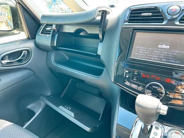 日産 セレナ ２．０ ハイウェイスター Ｓ－ＨＹＢＲＩＤ H25年 (九州・沖縄) 99