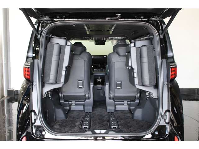 トヨタ アルファード　ハイブリッド ハイブリッド ２．５ Ｚ Ｅ－ＦＯＵＲ ４ＷＤ R6年 (北海道) 99