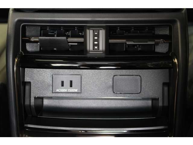 トヨタ アルファード　ハイブリッド ハイブリッド ２．５ Ｚ Ｅ－ＦＯＵＲ ４ＷＤ R6年 (北海道) 99