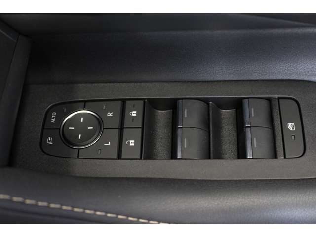 トヨタ アルファード　ハイブリッド ハイブリッド ２．５ Ｚ Ｅ－ＦＯＵＲ ４ＷＤ R6年 (北海道) 99