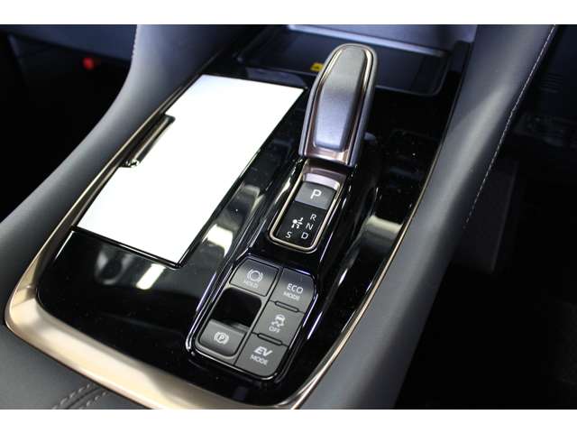 トヨタ アルファード　ハイブリッド ハイブリッド ２．５ Ｚ Ｅ－ＦＯＵＲ ４ＷＤ R6年 (北海道) 99