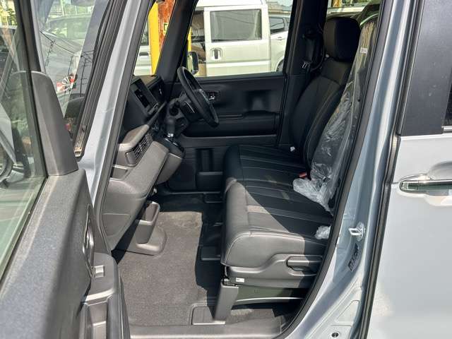 ホンダ Ｎ　ＢＯＸ カスタム ６６０ ターボ コーディネートスタイル モノトーン R7年 (東海) 99