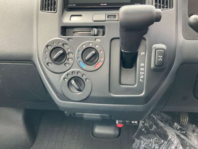 トヨタ タウンエーストラック １．５ ＤＸ Ｘエディション シングルジャストロー 三方開 ４ＷＤ H27年 (東北) 99