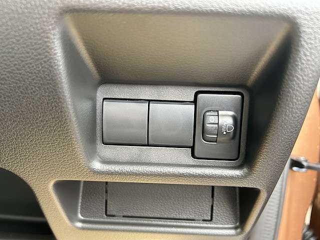 スズキ スペーシア ６６０ ハイブリッド Ｇ R7年 () 99