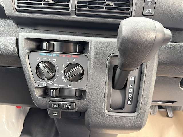 ダイハツ ハイゼットカーゴ ６６０ デラックス ４ＷＤ R7年 () 99