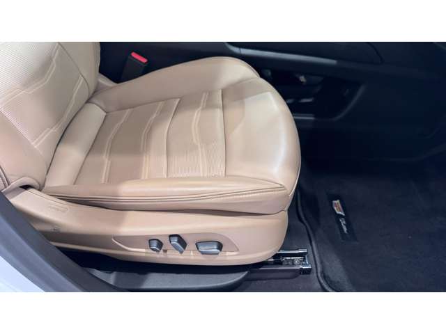 キャデラック ＸＴ６ プラチナム ４ＷＤ R3年 (関東) 99