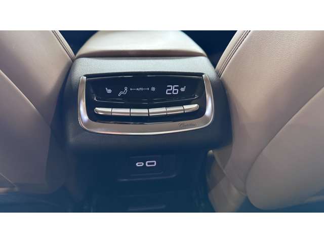 キャデラック ＸＴ６ プラチナム ４ＷＤ R3年 (関東) 99