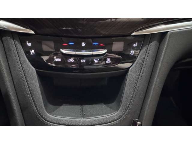 キャデラック ＸＴ６ プラチナム ４ＷＤ R3年 (関東) 99