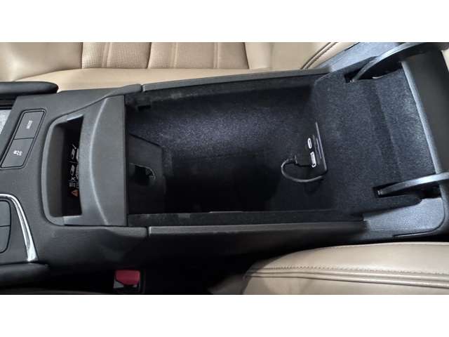 キャデラック ＸＴ６ プラチナム ４ＷＤ R3年 (関東) 99