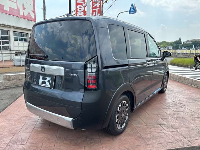 ホンダ フリード　ハイブリッド １．５ Ｅ：ＨＥＶ クロスター R7年 (近畿) 99