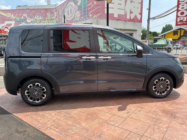 ホンダ フリード　ハイブリッド １．５ Ｅ：ＨＥＶ クロスター R7年 (近畿) 99