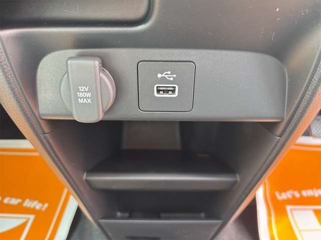 ホンダ フリード　ハイブリッド １．５ Ｅ：ＨＥＶ クロスター R7年 (近畿) 99