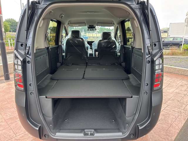 ホンダ フリード　ハイブリッド １．５ Ｅ：ＨＥＶ クロスター R7年 (近畿) 99