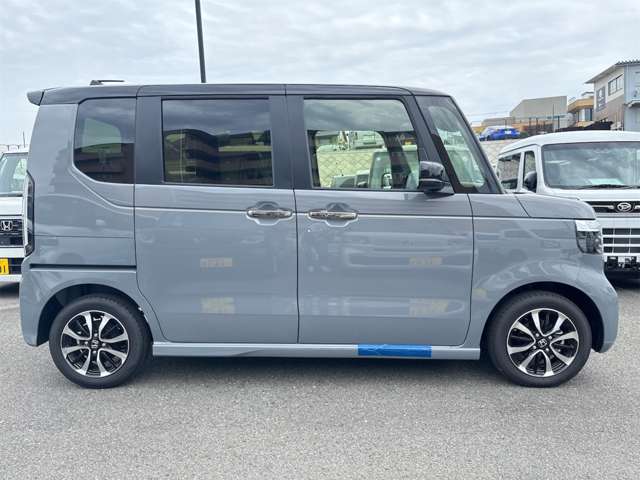 ホンダ Ｎ　ＢＯＸ カスタム ６６０ コーディネートスタイル ２トーン R7年 (近畿) 99