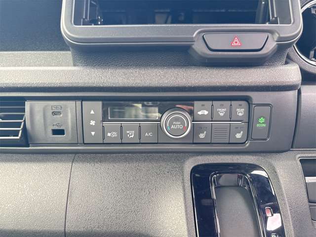 ホンダ Ｎ　ＢＯＸ カスタム ６６０ コーディネートスタイル ２トーン R7年 (近畿) 99