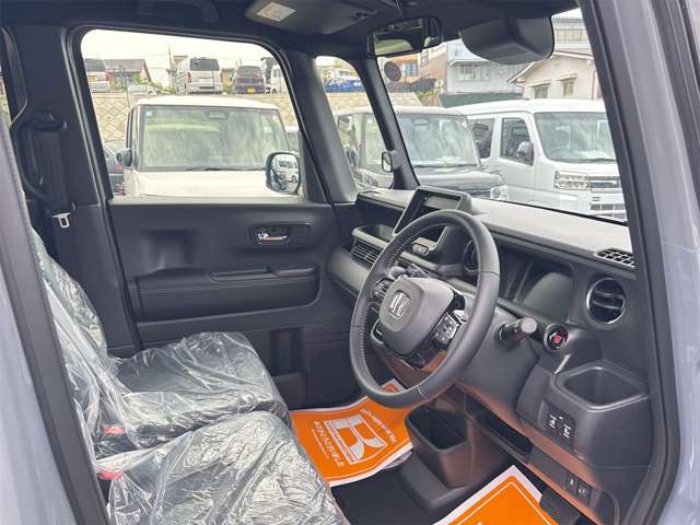 ホンダ Ｎ　ＢＯＸ カスタム ６６０ コーディネートスタイル ２トーン R7年 (近畿) 99