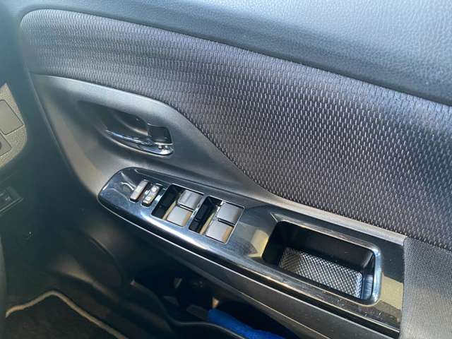 トヨタ ヴィッツ １．３ Ｆ セーフティ エディションＩＩ H30年 (九州・沖縄) 99