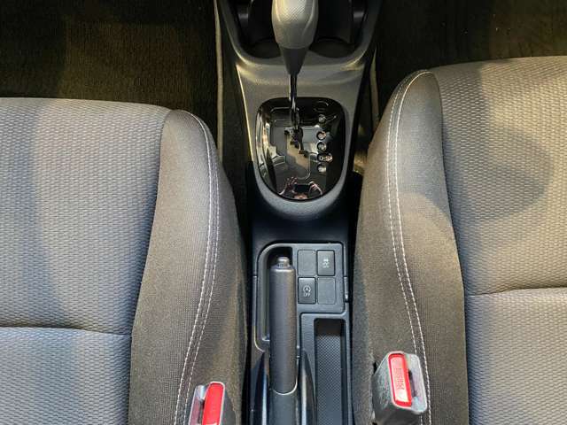 トヨタ ヴィッツ １．３ Ｆ セーフティ エディションＩＩ H30年 (九州・沖縄) 99