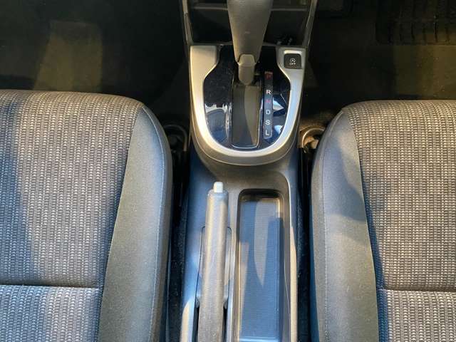 ホンダ フィット １．３ １３Ｇ Ｆパッケージ H26年 (九州・沖縄) 99