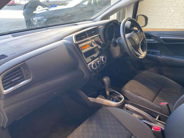 ホンダ フィット １．３ １３Ｇ Ｆパッケージ H26年 (九州・沖縄) 99