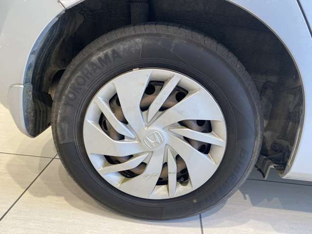 ホンダ フィット １．３ １３Ｇ Ｆパッケージ H26年 (九州・沖縄) 99