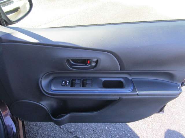 トヨタ アクア １．５ Ｓ H28年 (関東) 99