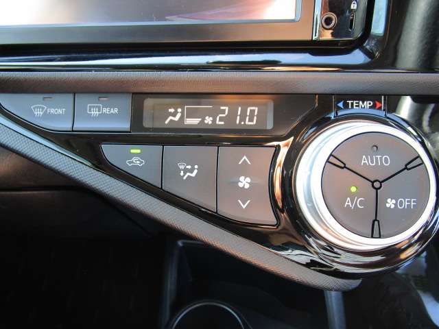 トヨタ アクア １．５ Ｓ H28年 (関東) 99