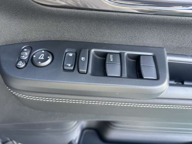 ホンダ Ｎ　ＢＯＸ カスタム ６６０ ターボ コーディネートスタイル モノトーン R7年 (東海) 99