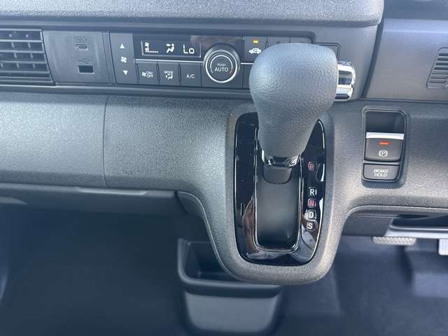 ホンダ Ｎ　ＢＯＸ カスタム ６６０ ターボ コーディネートスタイル モノトーン R7年 (東海) 99