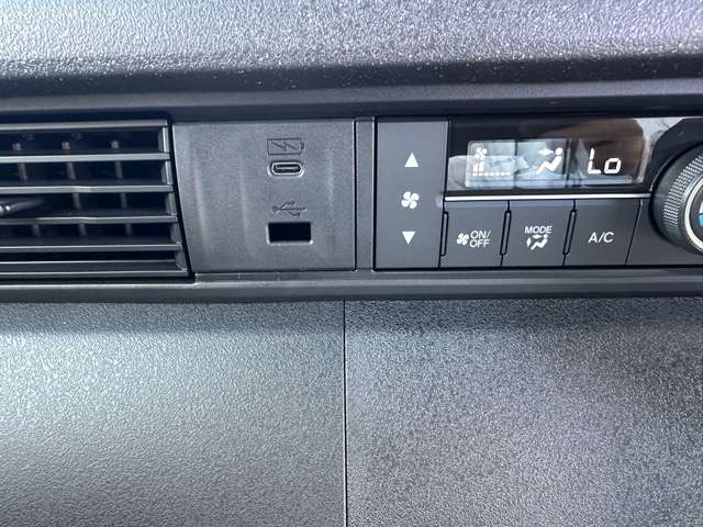 ホンダ Ｎ　ＢＯＸ カスタム ６６０ ターボ コーディネートスタイル モノトーン R7年 (東海) 99