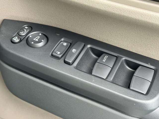 ホンダ Ｎ　ＢＯＸ ジョイ ６６０ ２トーン R7年 (東海) 99