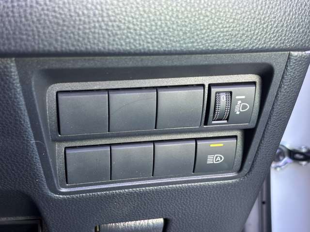 トヨタ ヤリス １．０ Ｘ R4年 (九州・沖縄) 99