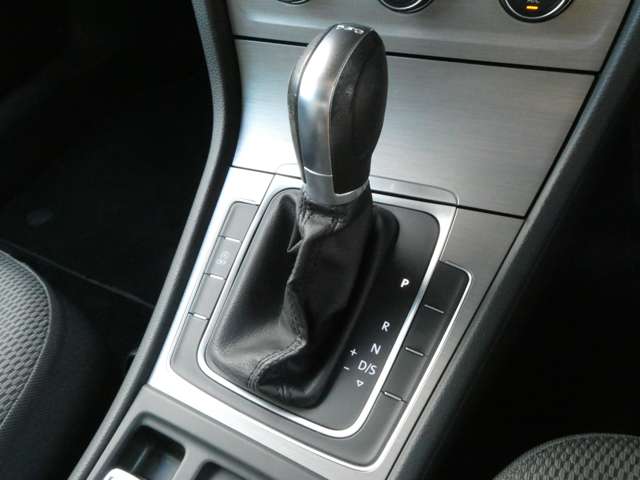 フォルクスワーゲン ゴルフ ＴＳＩ　コンフォートライン H27年 (関東) 99