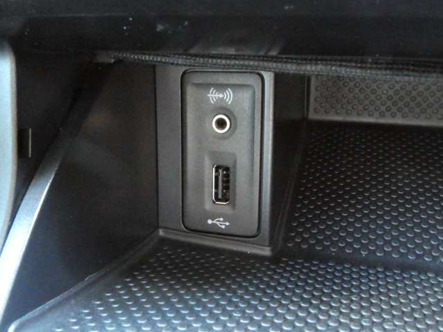 フォルクスワーゲン ゴルフ ＴＳＩ　コンフォートライン H27年 (関東) 99