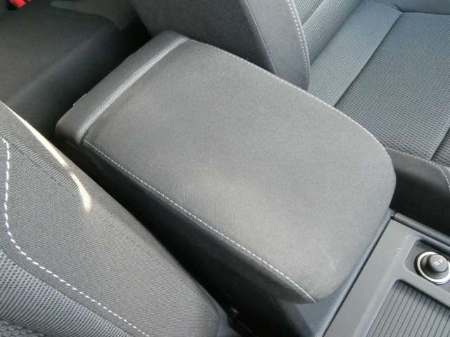 フォルクスワーゲン ゴルフ ＴＳＩ　コンフォートライン H27年 (関東) 99