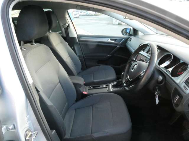 フォルクスワーゲン ゴルフ ＴＳＩ　コンフォートライン H27年 (関東) 99