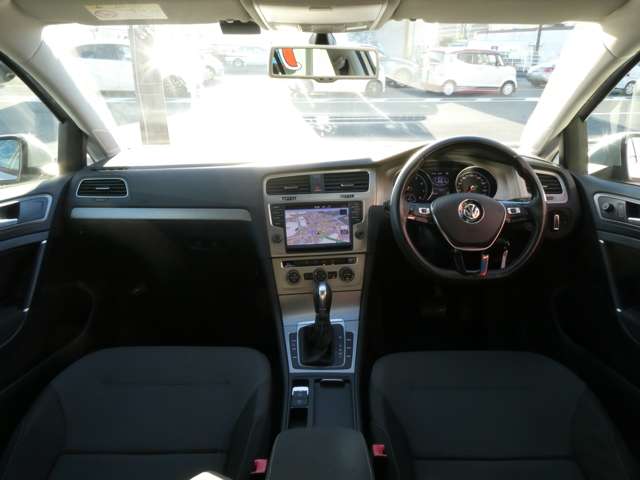 フォルクスワーゲン ゴルフ ＴＳＩ　コンフォートライン H27年 (関東) 99