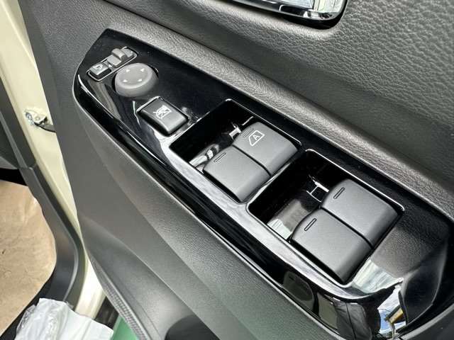 三菱 デリカ　ミニ ６６０ Ｔ プレミアム ４ＷＤ R7年 (東海) 99