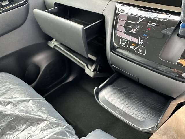 三菱 デリカ　ミニ ６６０ Ｔ プレミアム ４ＷＤ R7年 (東海) 99