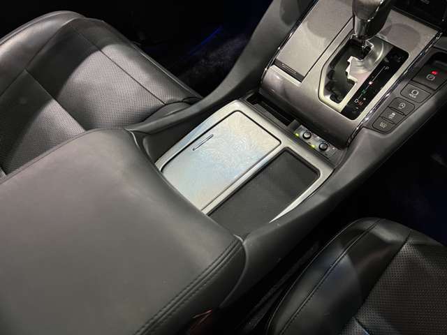 トヨタ アルファード ３．５ エグゼクティブ ラウンジ Ｓ H30年 (関東) 99