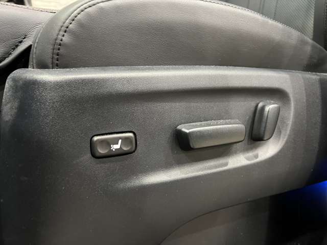 トヨタ アルファード ３．５ エグゼクティブ ラウンジ Ｓ H30年 (関東) 99