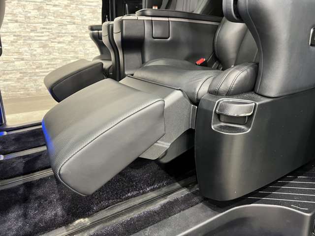 トヨタ アルファード ３．５ エグゼクティブ ラウンジ Ｓ H30年 (関東) 99