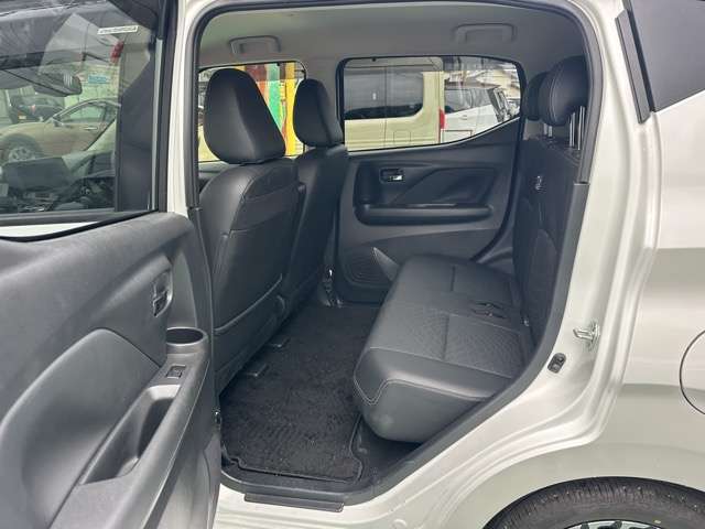 日産 デイズ ６６０ ハイウェイスターＧターボ アーバンクロム R6年 (東海) 99