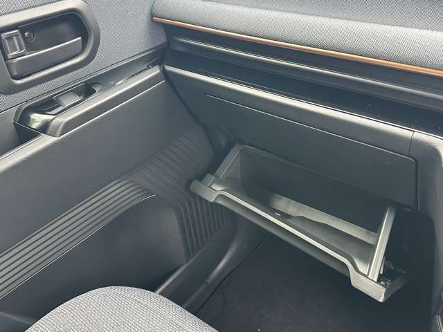 日産 サクラ Ｘ R4年 (東海) 99