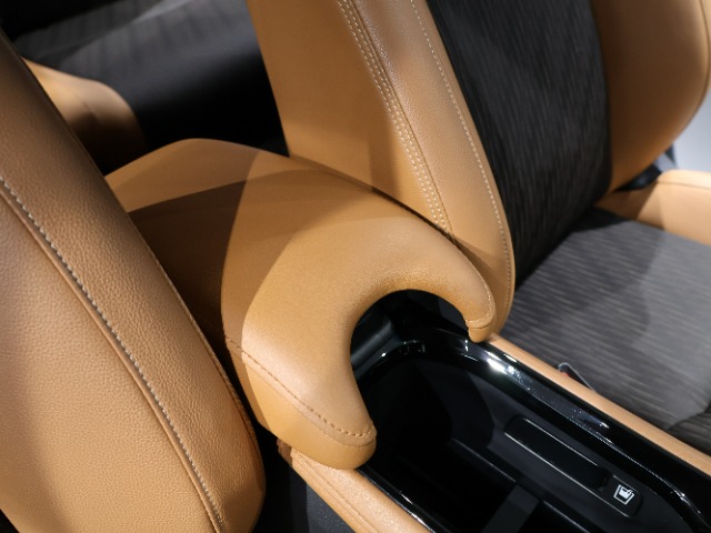 ホンダ ヴェゼル １．５ ハイブリッド Ｚ ホンダセンシング ４ＷＤ R2年 (関東) 99