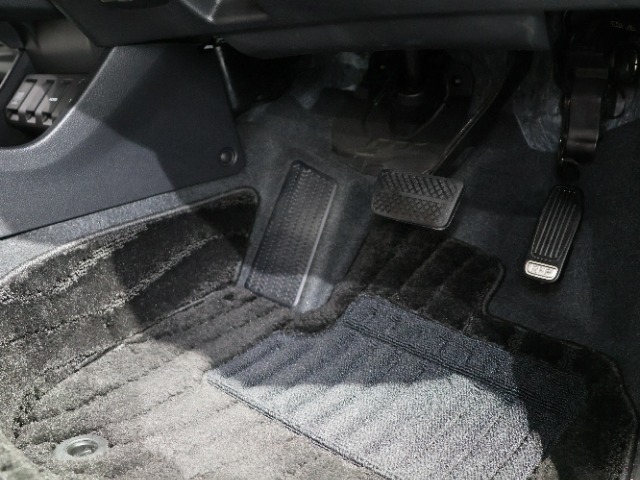 ホンダ ヴェゼル １．５ ハイブリッド Ｚ ホンダセンシング ４ＷＤ R2年 (関東) 99